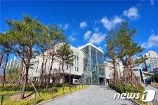 부산도서관 11월 4일 개관…도서 11만권·비도서 7500여점 소장