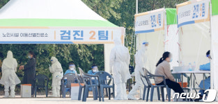 서울 코로나 확진자 15명↑…관악 삼모스포렉스 수영장·강남 당구장 등