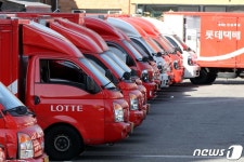 롯데택배 노동자 250명 파업 처우 개선 요구