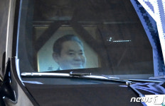 장지 도착한 故이건희 회장 운구차량