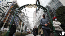 크리스마스 분위기 물씬 나는 백화점