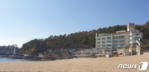 [르포]확진자 쏟아진 삼천포 썰렁…드문드문 행인, 마스크 중무장