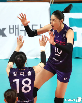 '김연경 38득점' 흥국생명, GS칼텍스에 진땀승…6연승 질주