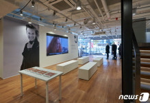 돌아온 전설의 콜라보레이션, +J 컬렉션을 만나보세요