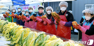 김장 김치 담그는 최기문 영천시장