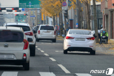 스쿨 존에서는 서행하세요