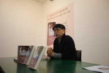 마음껏 마음을 아파할 수 있는 세상 꿈꾸는 안병은 정신과의사