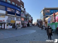 [르포]“거리두기 상향, 누굴 원망하겠나”…대학가 상인들 침울