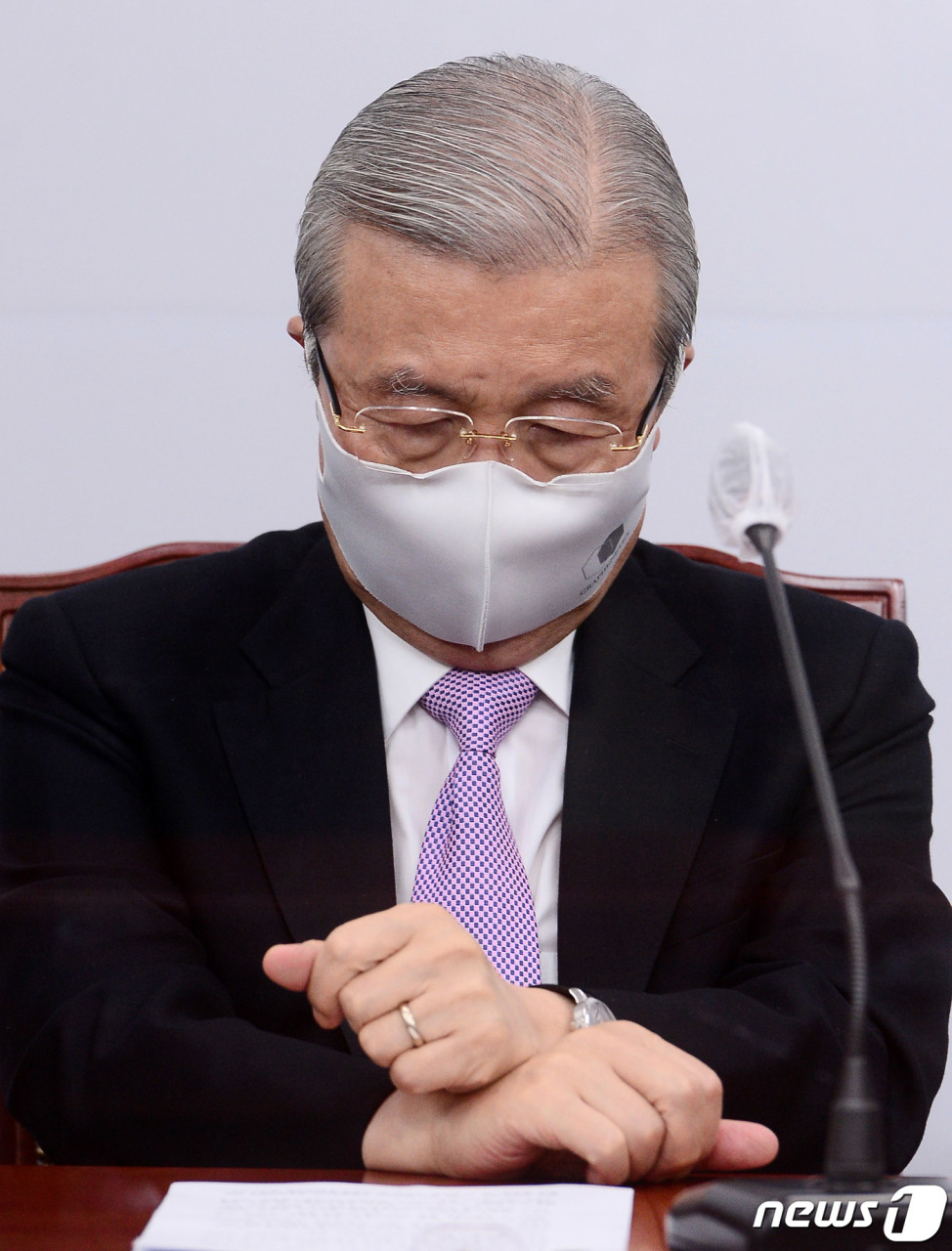 김종인 전 국민의힘 비대위원장, 첫목회 참석 중 활약