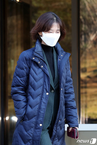 법무부 청사 나서는 박은정 감찰담당관
