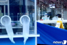 시간이 지나도 줄어들지 않는 코로나19 확산세