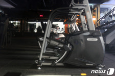 적막감 감도는 실내체육시설