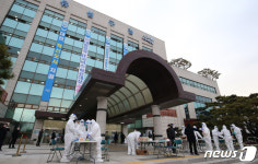 대전 유성구청 간부 확진에 ‘화들짝’…본청 직원 650명 전수검사