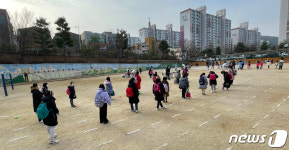 광주 금당초 학생·교직원 350여명 전수검사…너무 떨려요
