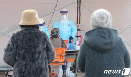 성당발 확진자 18명까지...김녕리 주민 검체검사 계속