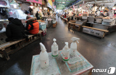 한산한 광장시장 팥죽집