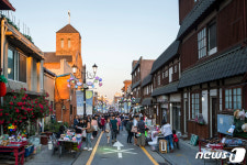 근현대사·문화 간직한 인천 개항장거리 한국관광의 별 수상