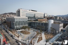 성남시의료원 의사 1명 확진…병원 일시 페쇄