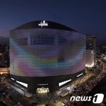 갤러리아타임월드, ‘도심 속 조각품’으로 탈바꿈