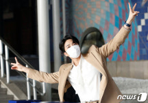 황윤성 '해피 뉴 이어'
