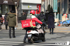 정부, 배달대행 종사자 위한 가이드라인 마련