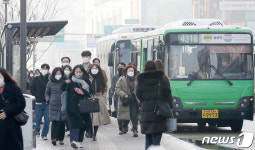 출근 서두르는 시민들