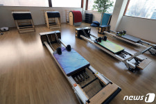 손님 기다리는 필라테스 기구들