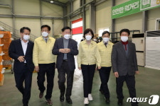 직산농협 농산물산지유통센터 방문한 전현희 위원장