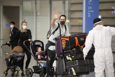 LG 켈리 23일 입국, 팬들의 응원은 우승으로 가는 원동력