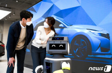 현대차그룹, 비대면 고객 응대 가능한 AI 로봇 DAL-e 공개