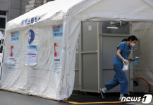 정부 코로나19 백신접종 1순위, 전담병원 의료진