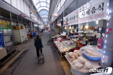 발길 뜸한 광주 말바우시장