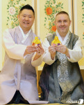 서현민·쿠드롱 설빔입고 복 전해요