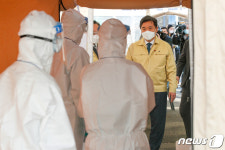 임시선별검사소 찾은 서정협 권한대행