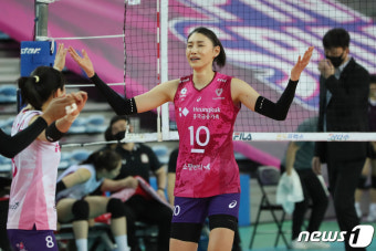 승리 득점 성공한 흥국생명 김연경