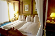 화마가 삼킨 마이클잭슨의 추억…무주리조트 티롤호텔 화재