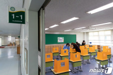 새학기 준비에 여념 없는 선생님들