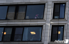 백신 소식에 희망 생긴 요양병원