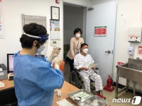강원 첫 백신접종 시작…춘천·원주 등 7개 시‧군서 진행