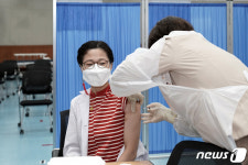 성남시 첫날 라온힐요양병원·보바스기념병원 793명 접종