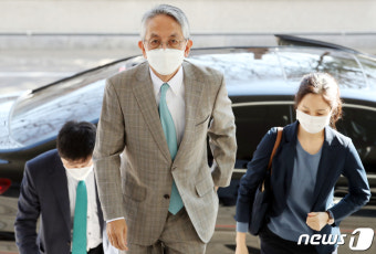 외교부 청사 들어서는 아이보시 고이치 신임 주한 일본대사