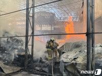인천 서구 화장지 제조공장 화재…70대 1명 부상