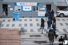 동두천 외국인 코로나19 선제 검사서 84명 확진 비상