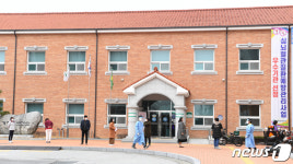 코로나19 백신접종 대기중