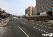 광화문광장 서측차로 폐쇄 첫날 교통 원활…평일상황은 지켜봐야(종합)