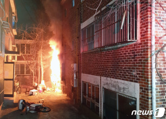 부천 다세대 주택 지하 1층 화재…80대 부부 부상