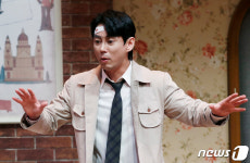 스페셜 라이어 테이 첫 연극 도전, 뮤지컬과 큰 차이는 없어