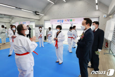 지역 어르신도 호신술 배워요