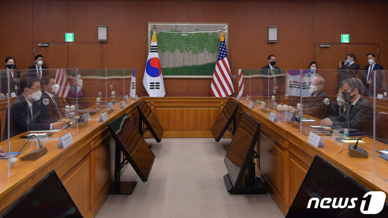 한·미 외교장관 회담, 북한 완전 비핵화 공동 목표로 확인 및 3자 협력 강화 합의