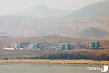 北 미사일 2발 동해상 발사 탄도미사일 추정